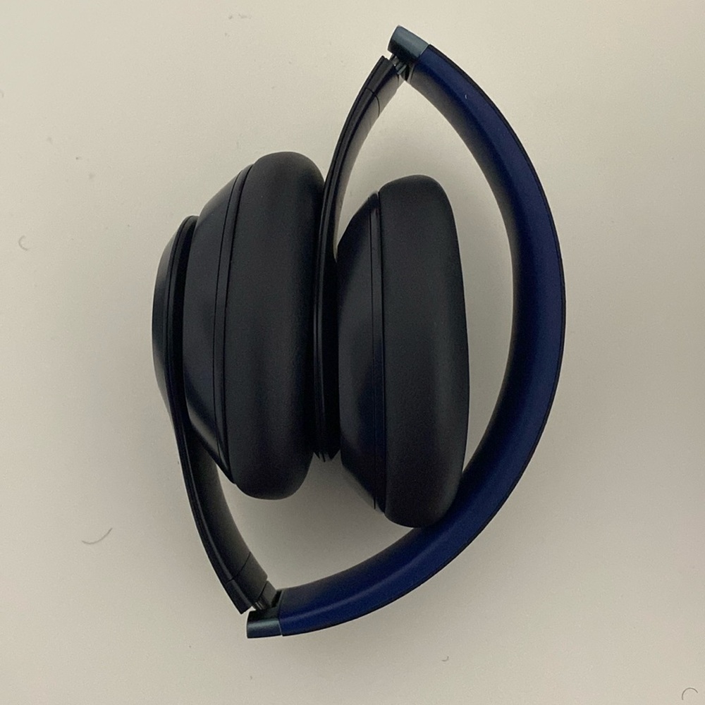 Beats Studio Pro | Active Noise Cancellation | Hardly Used